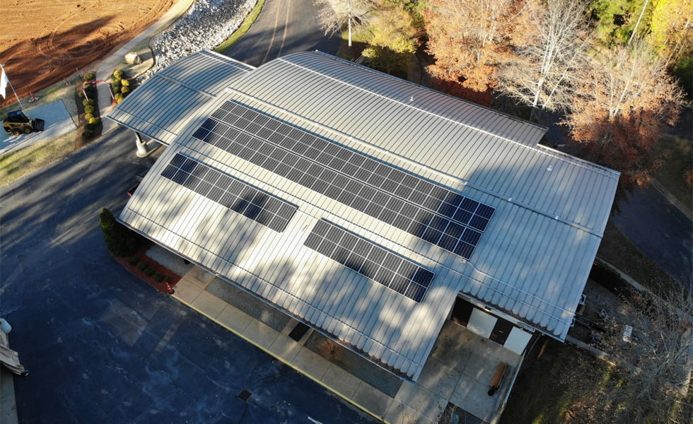 Cómo la inclinación del panel fotovoltaico afecta el rendimiento de la planta solar