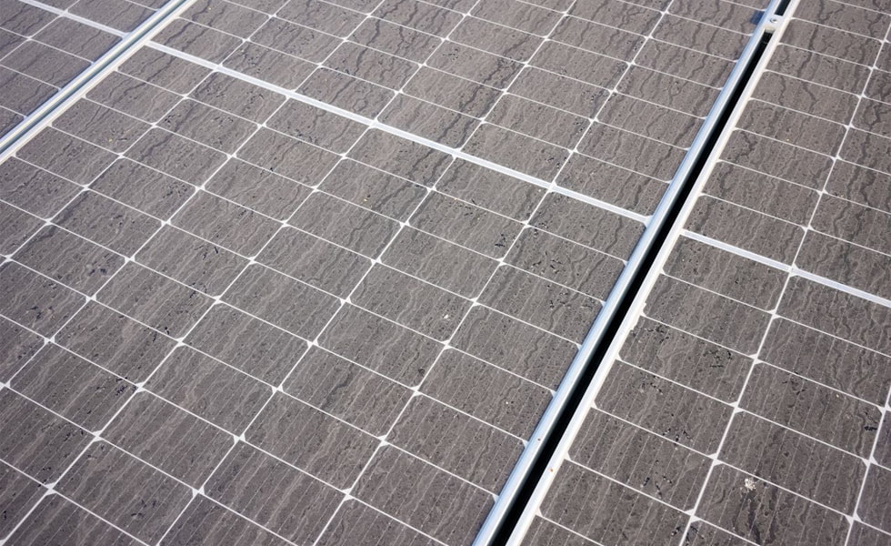 Guía definitiva para las pérdidas de sistemas fotovoltaicos a gran escala