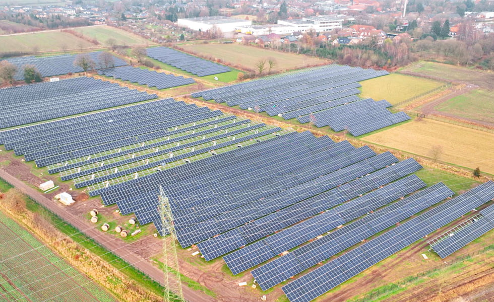 Con los precios de los módulos manteniéndose estables en 0,28 dólares por vatio, el mercado estadounidense de energía solar fotovoltaica se enfrenta a una importante prueba bajo la Sección 232.