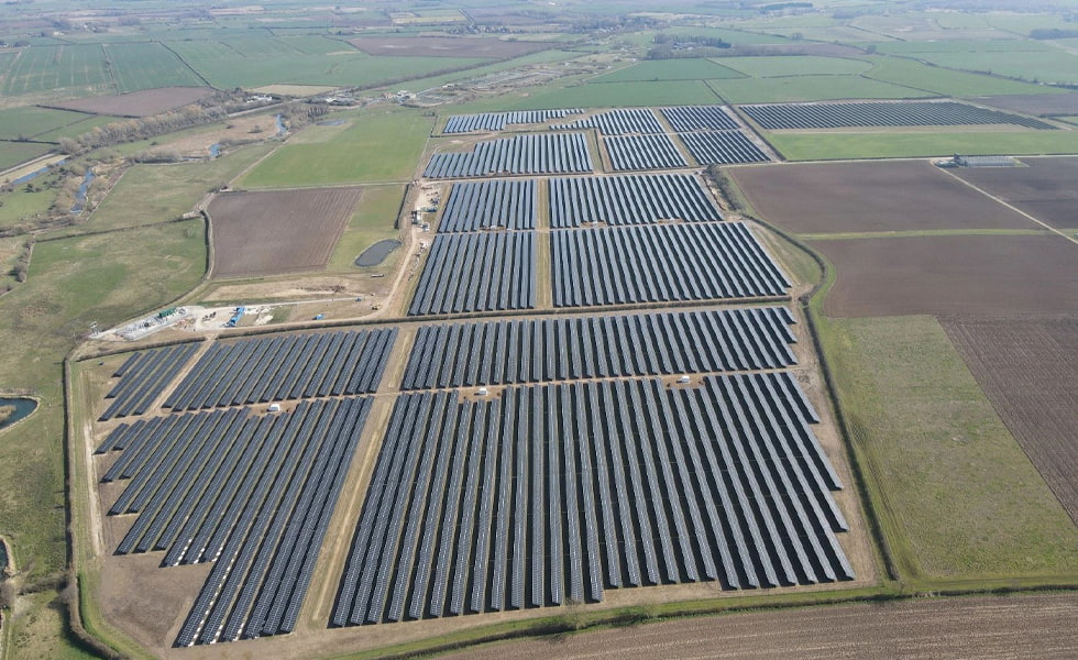 ¡El proyecto de control de arena eólica y solar de 550 MW de la Corporación de Inversión en Energía del Estado ha comenzado en Mongolia Interior!
