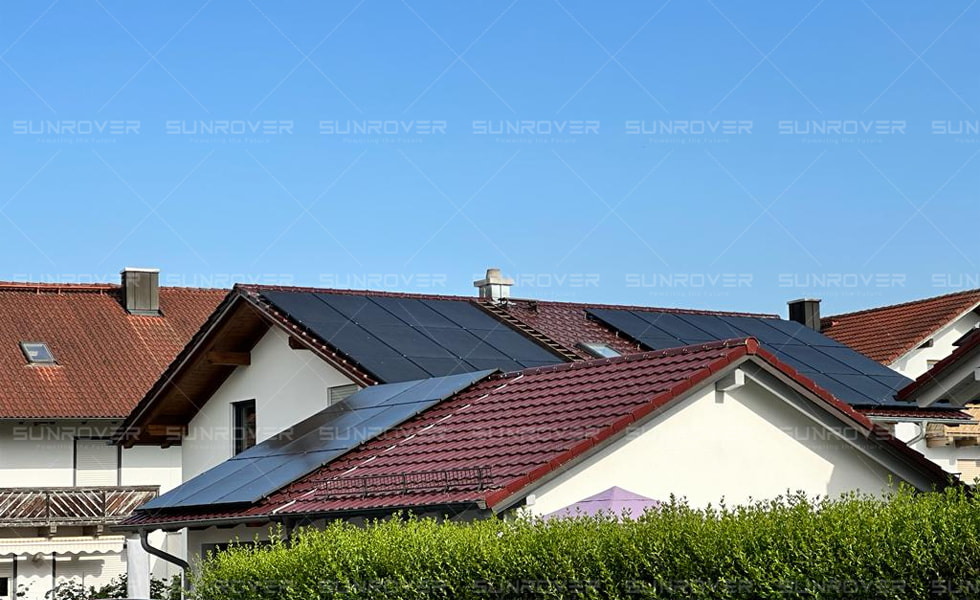 SUNROVER todo negro tejas tejas 415W en Alemania 30kw proyecto de central eléctrica fotovoltaica en la azotea.