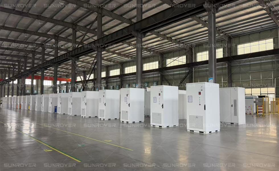 ¿Necesita almacenamiento de energía confiable antes de las fiestas? ¡SUNROVER tiene las baterías, los contenedores y el inventario para realizar la entrega!