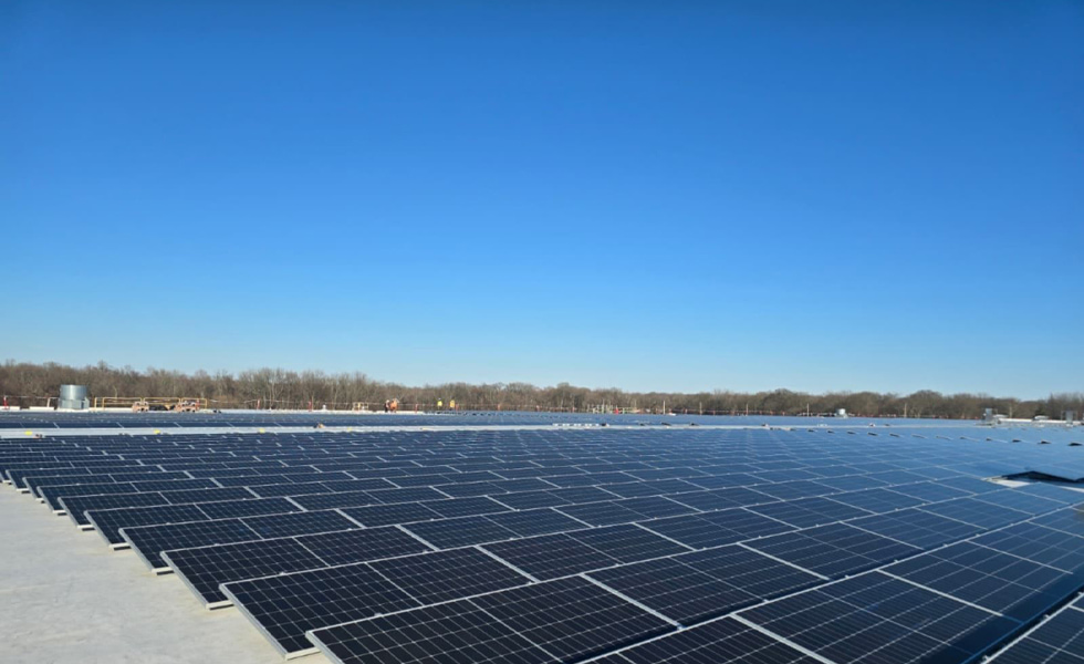 Estados Unidos planea imponer una prohibición integral a las importaciones de inversores fotovoltaicos y de almacenamiento de energía de empresas chinas.