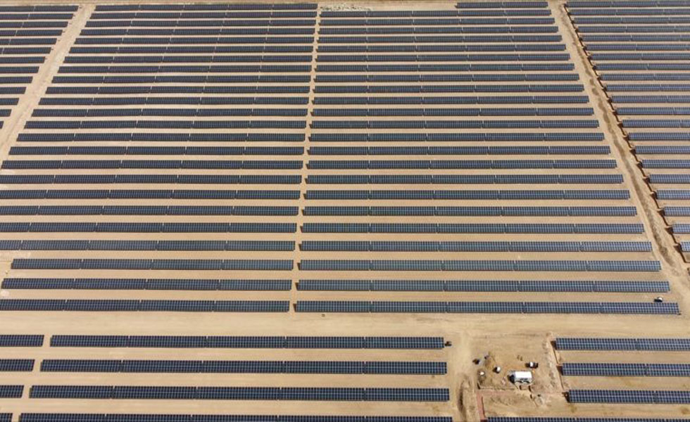¡La primera central fotovoltaica de nueva energía a gran escala de Azerbaiyán está conectada a la red para generar electricidad!