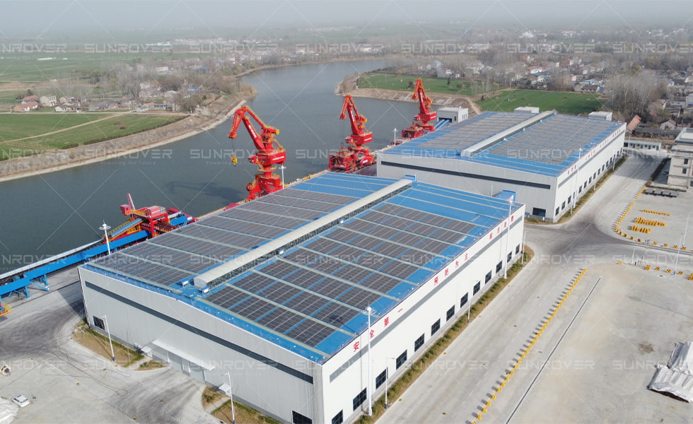 ¡El proyecto de generación de energía fotovoltaica distribuida de 1,5444 MW de SUNROVER ubicado en el puerto se conectó con éxito a la red para generación de energía!
    