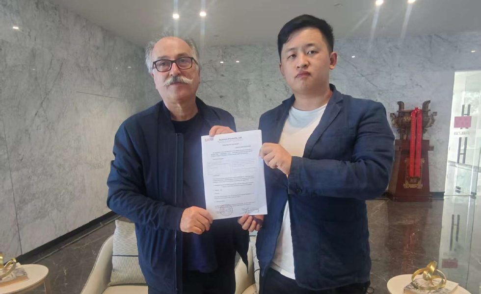 SUNROVER forja una alianza estratégica con un cliente iraní, impulsando su expansión global.