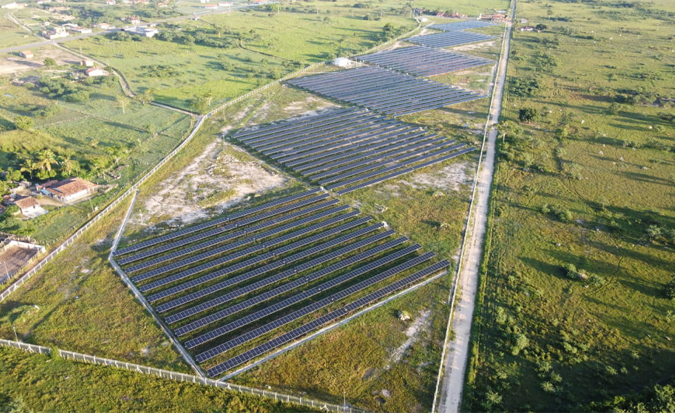 ¡El primer lote de bases fotovoltaicas y de energía eólica a gran escala de mi país en Shagehuang está conectado a la red!
    
