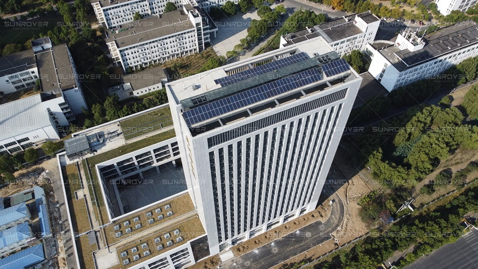 ¡Se completó el proyecto de generación de energía solar de 50.49KW del edificio de enseñanza de la universidad!
